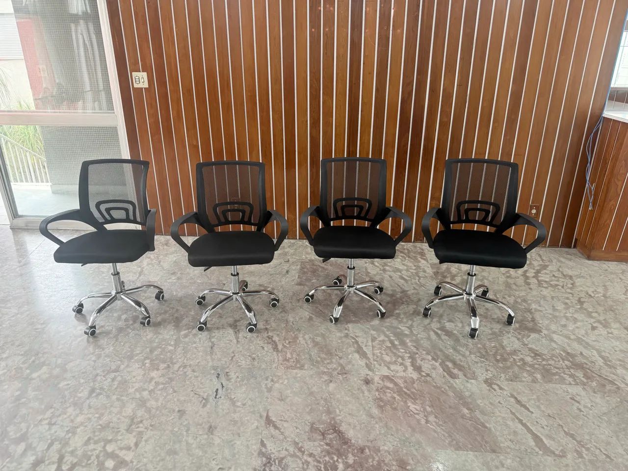 Cadeira Escritório Giratória Tela Mesh - Base Cromada - R$ 199 - Foto 4