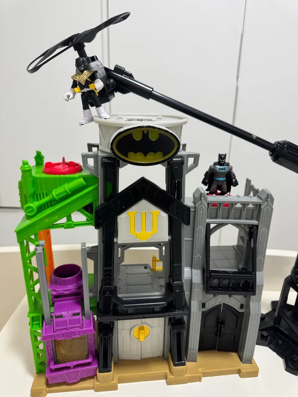 CASTELO BATMAN -BRINQUEDO IMAGINEXT- C/TORRE DE VÔO E 2 BONECOS - Foto 5