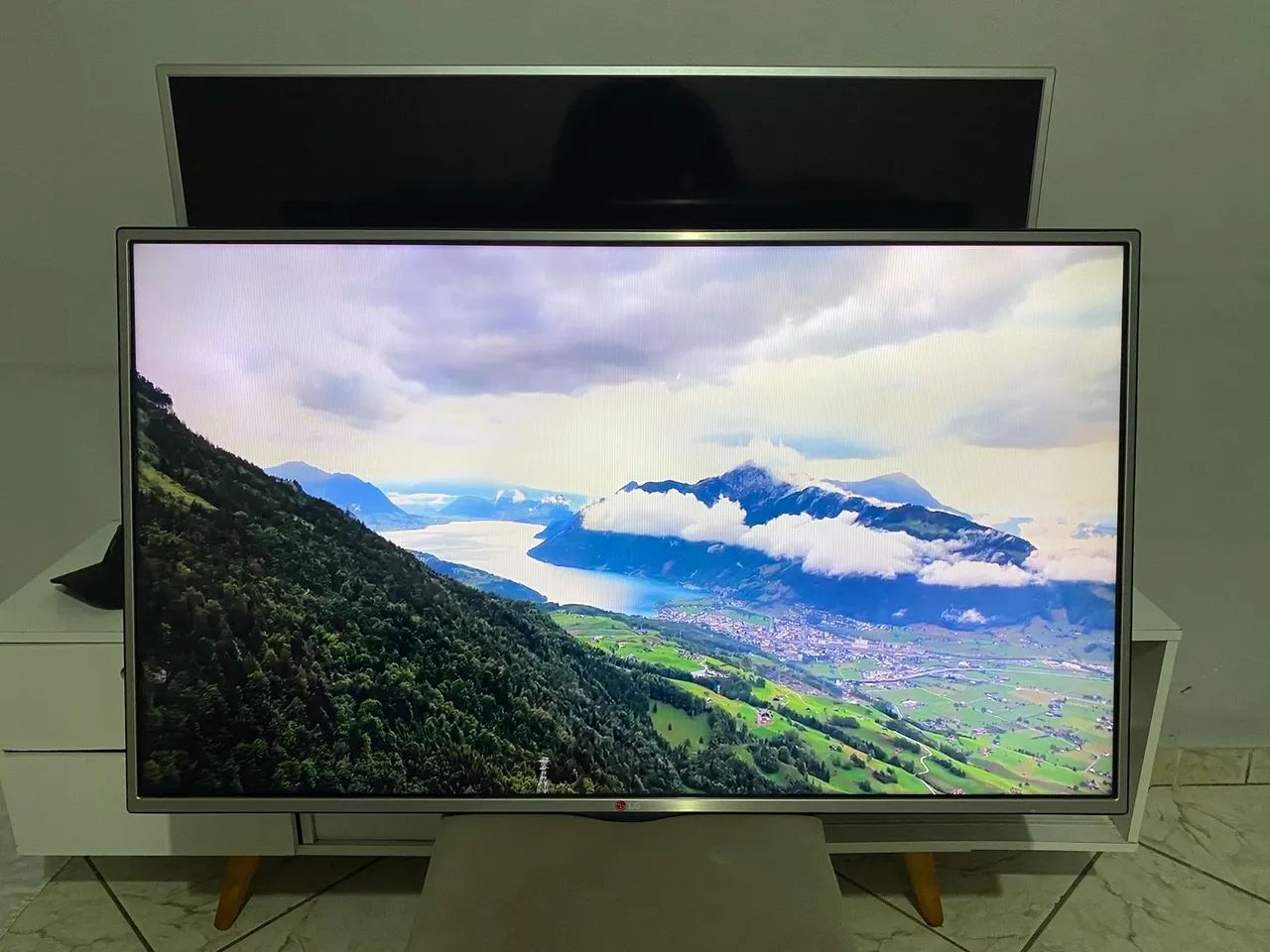 Tv LG 50 polegadas - Borda infinita  - Foto 4