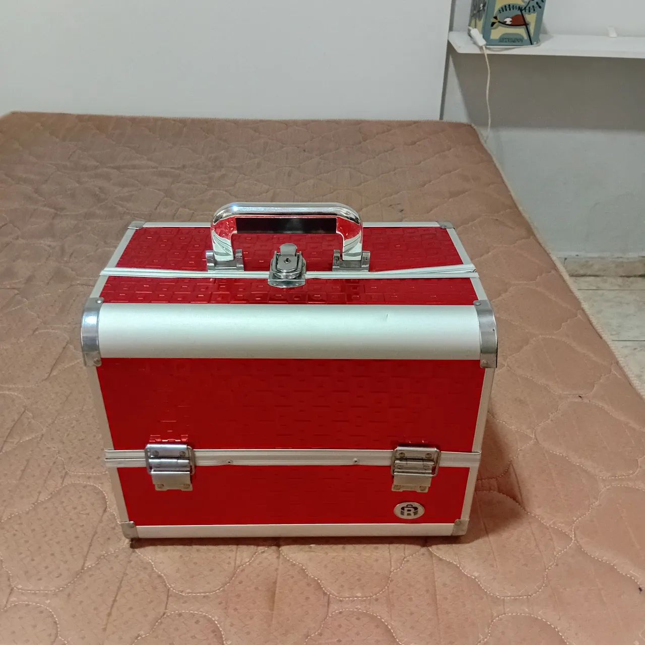 Maleta de maquiagem com 6 divisórias  - Foto 2