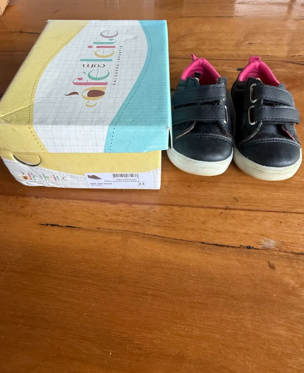 TÊNIS INFANTIL PRETO COM VELCRO - CAFÉ COM LEITE  - Foto 4