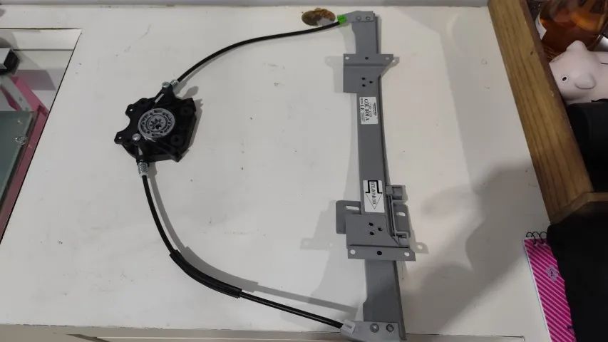MÁQUINA DE VIDRO ELÉTRICO SEM MOTOR - LADO ESQUERDO - GOL BOLA / PARATI