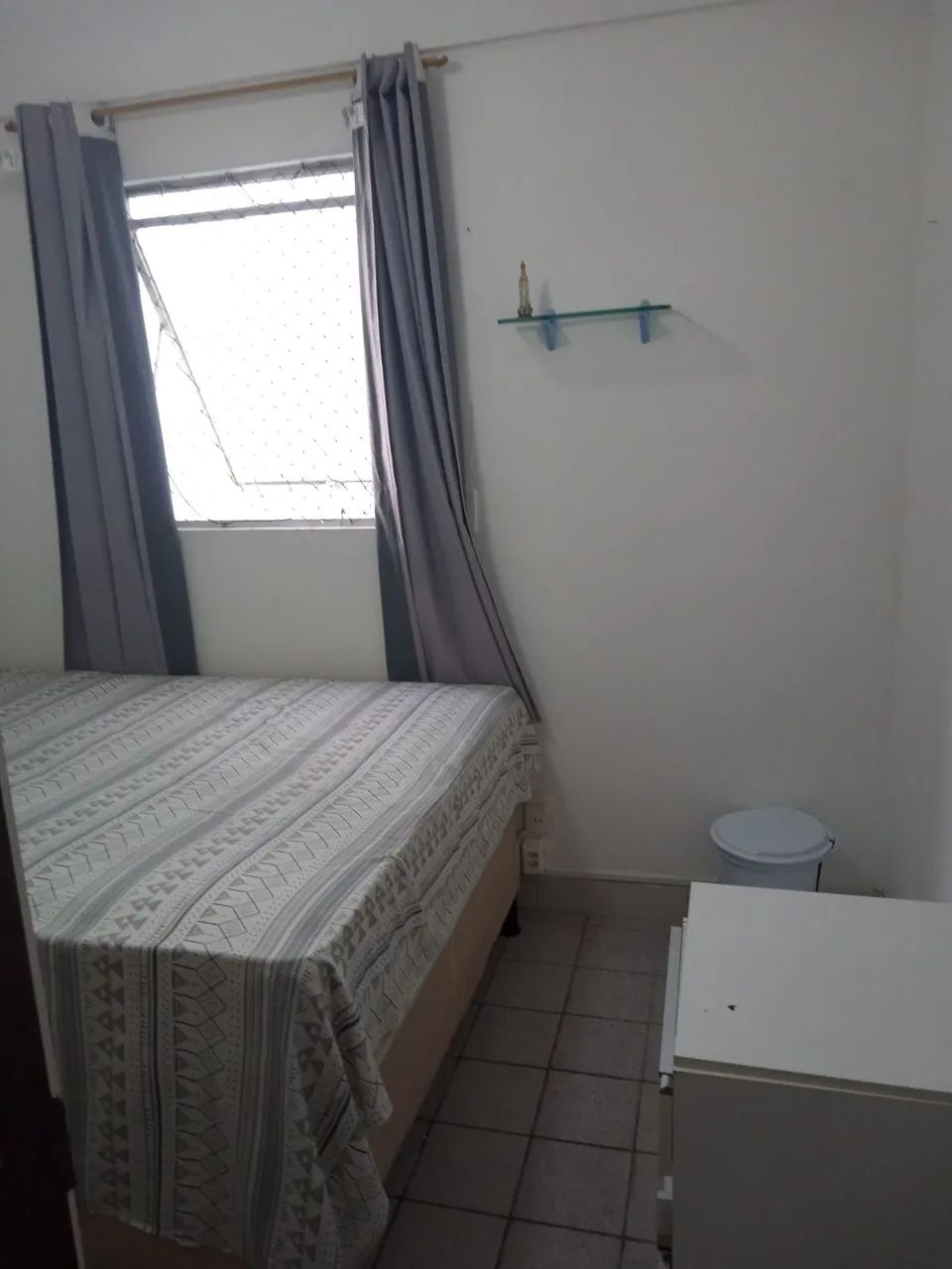 Aluga-se quarto para moça estudante ou que trabalhe fora. - Foto 4