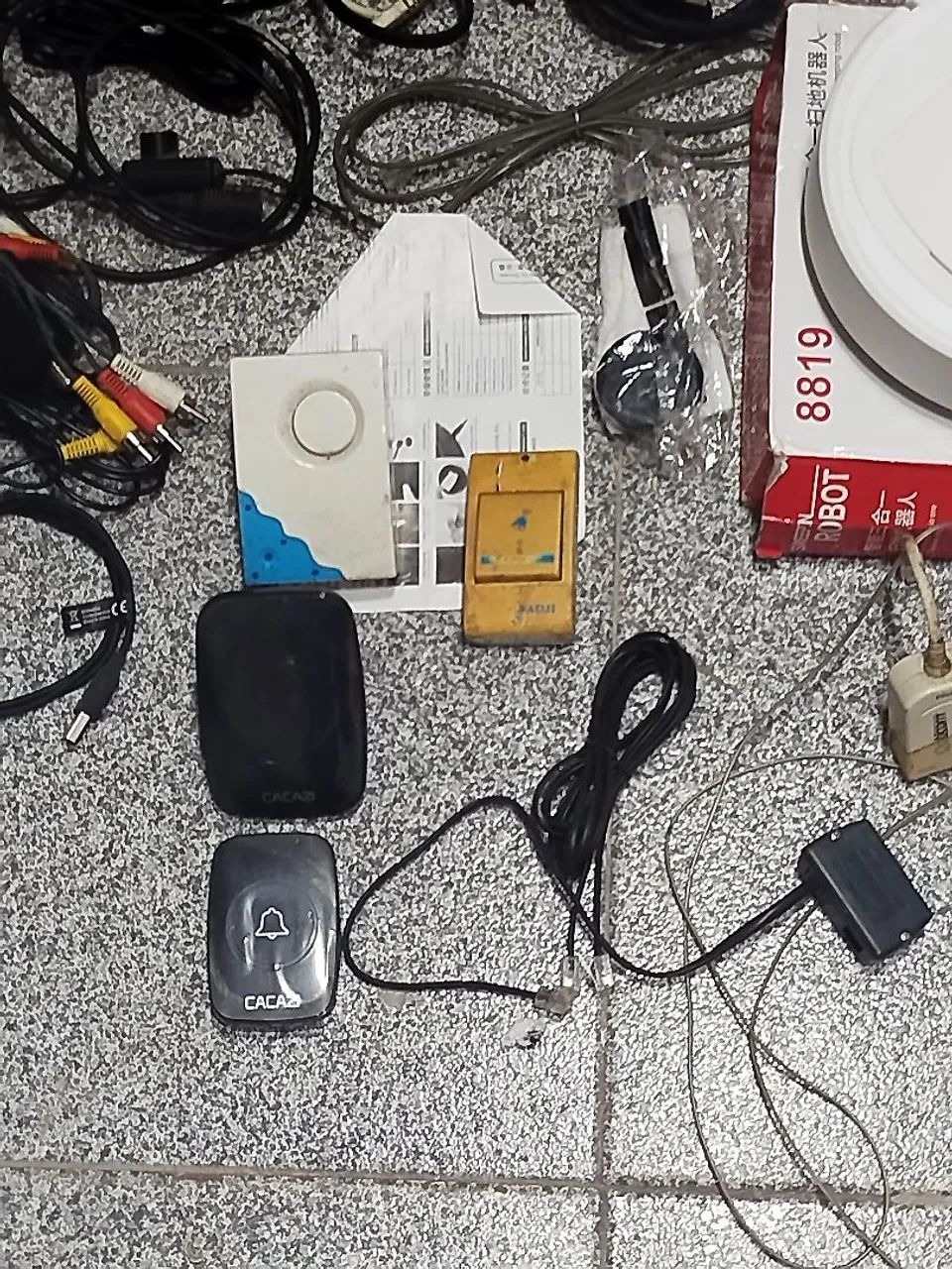 Lote Telefone Campainhas aspirador e cabos Ler Descrição do anúncio  - Foto 4