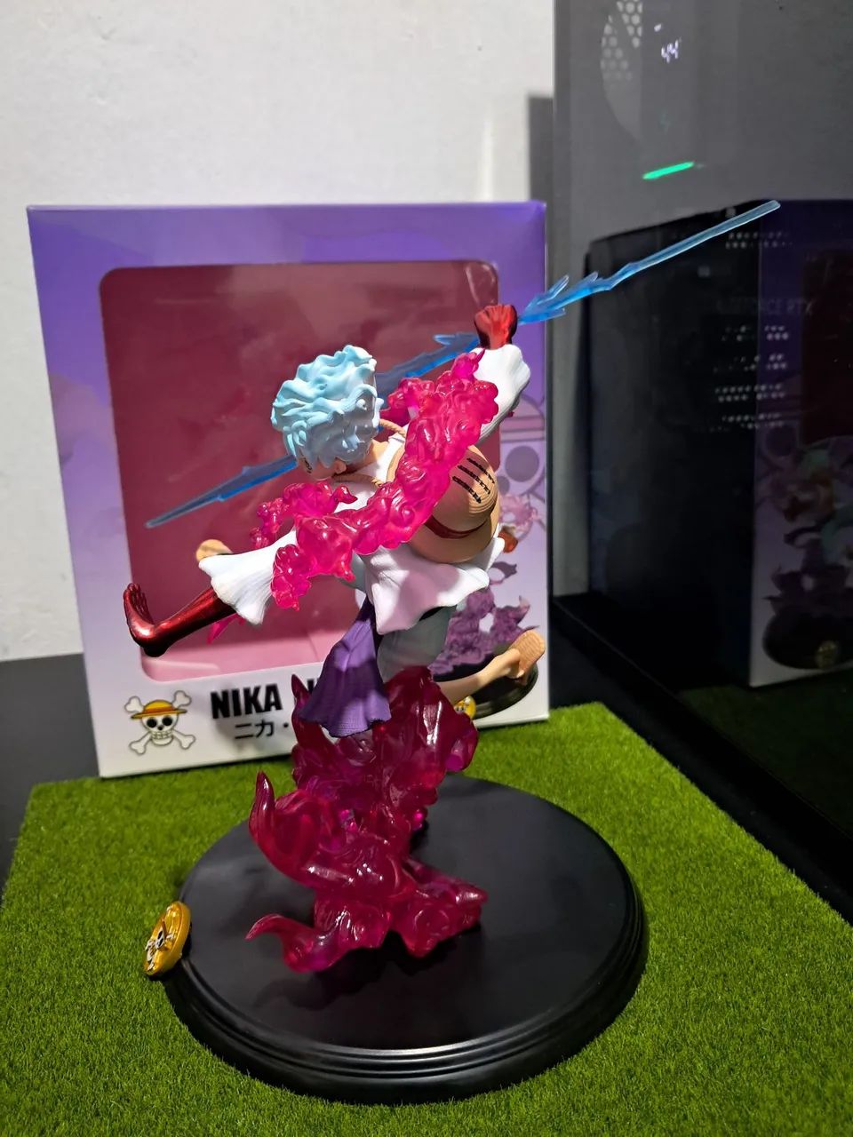 Action Figure One Piece - Luffy Gear 5 25cm - Foto 3