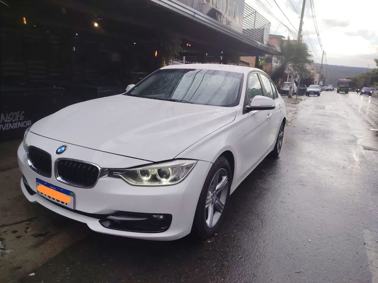 BMW 320I A Modern/sport TB 2.0/a.flex 16V 4P 2014 2014