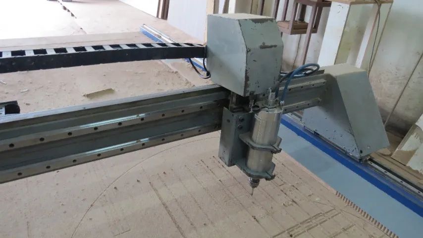 router cnc  - Foto 4