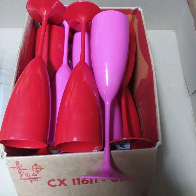 Taça de Champanhe Rosa e Vermelha - Foto 2