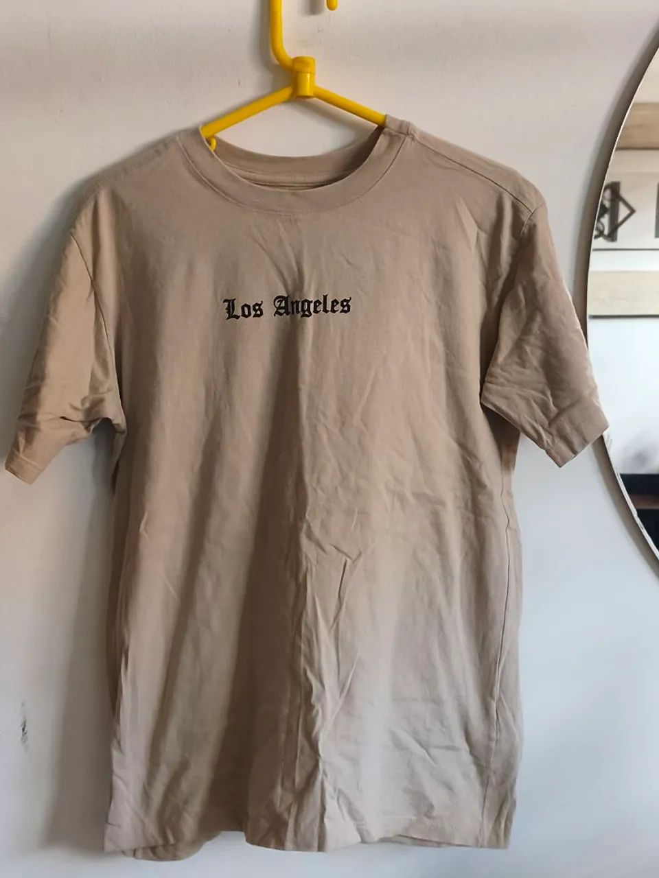 Roupas semi nova camisa C&A e multimarcas  10,00 ler discrição  - Foto 2