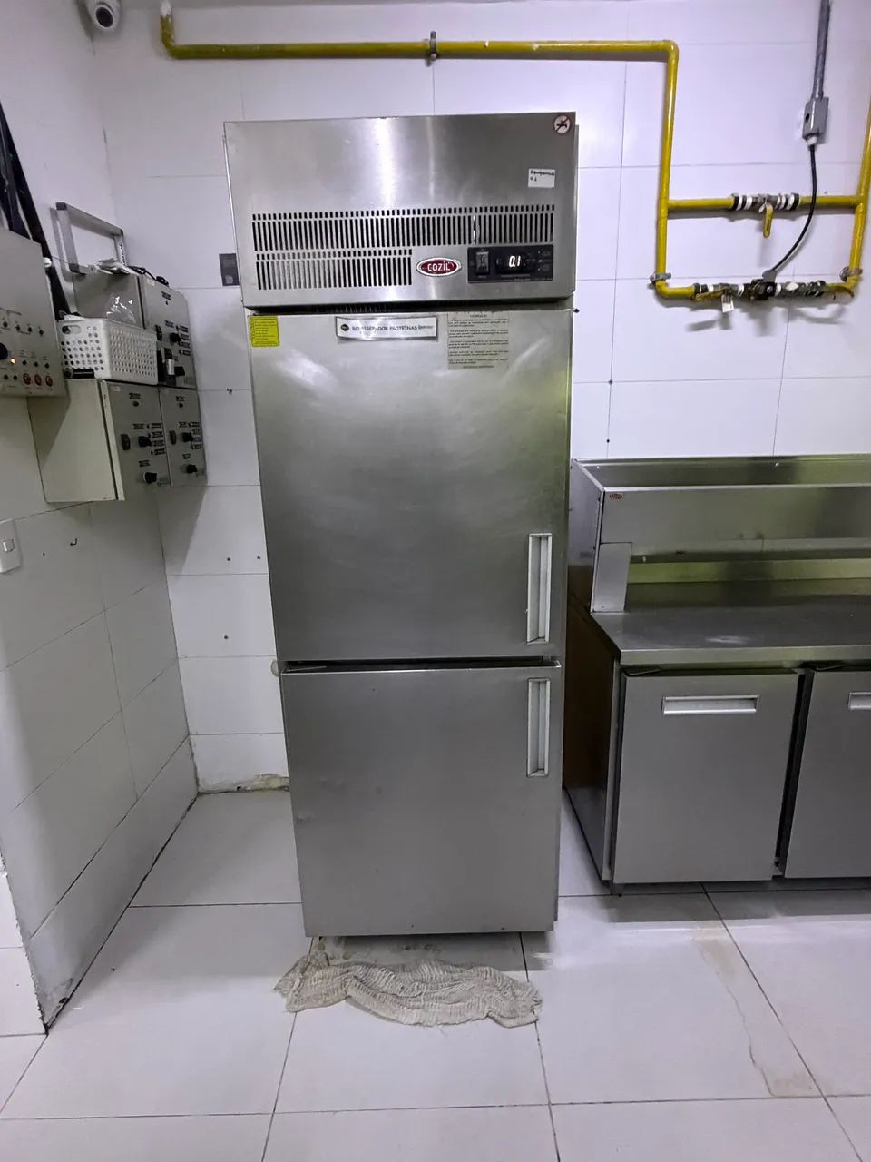 Geladeira inox cozil 