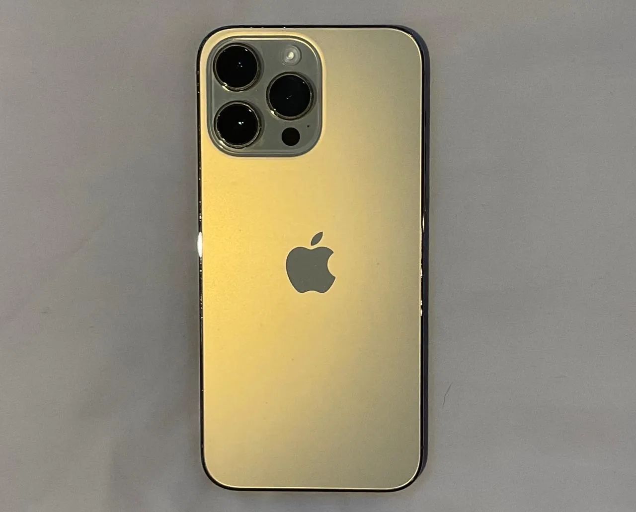 Celular iPhone 14 Pro Max, 256 GB, Dourado - usado em bom estado 