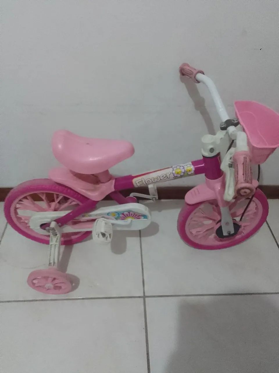Vendo uma bicicleta aro 12 anda muito bem inteirinha só buscar alvorada não entrego 
