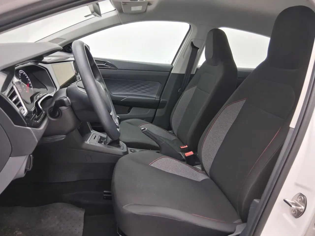Volkswagen Polo Track 1.0 Flex 12V 5p, foto 16 de 18