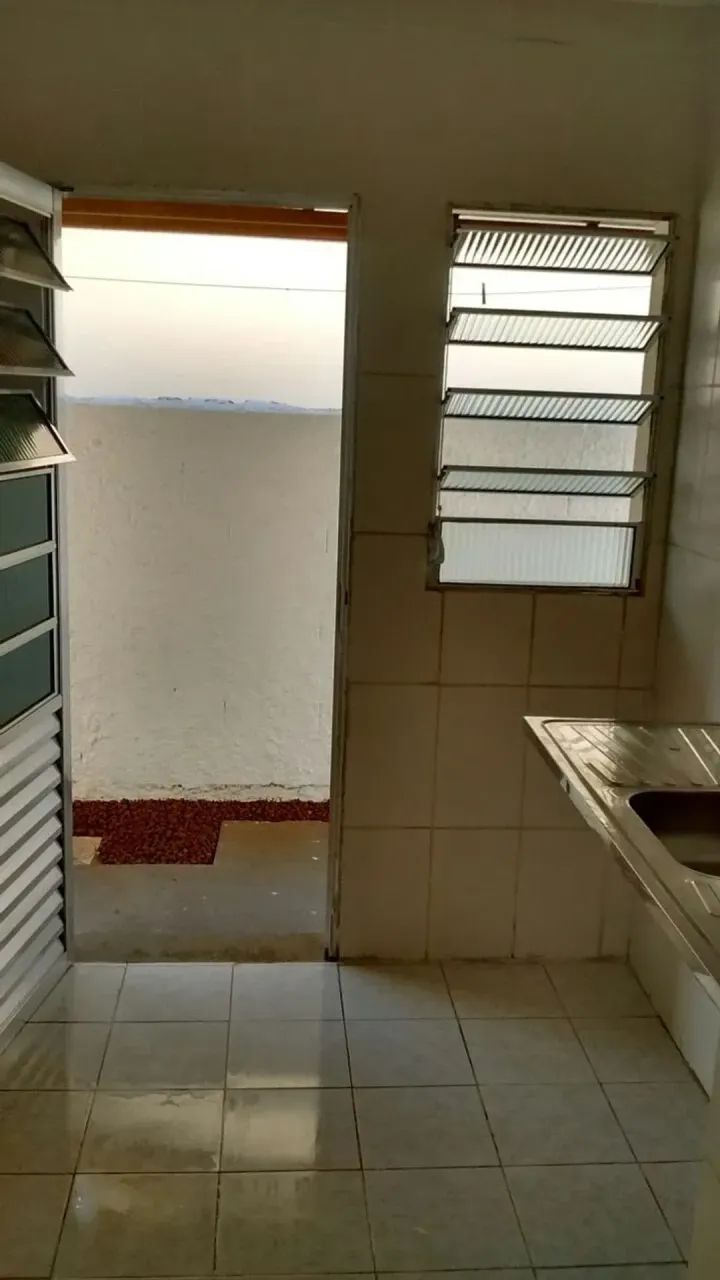 Casa com 2 dormitorios 2 vagas para venda e locacão
