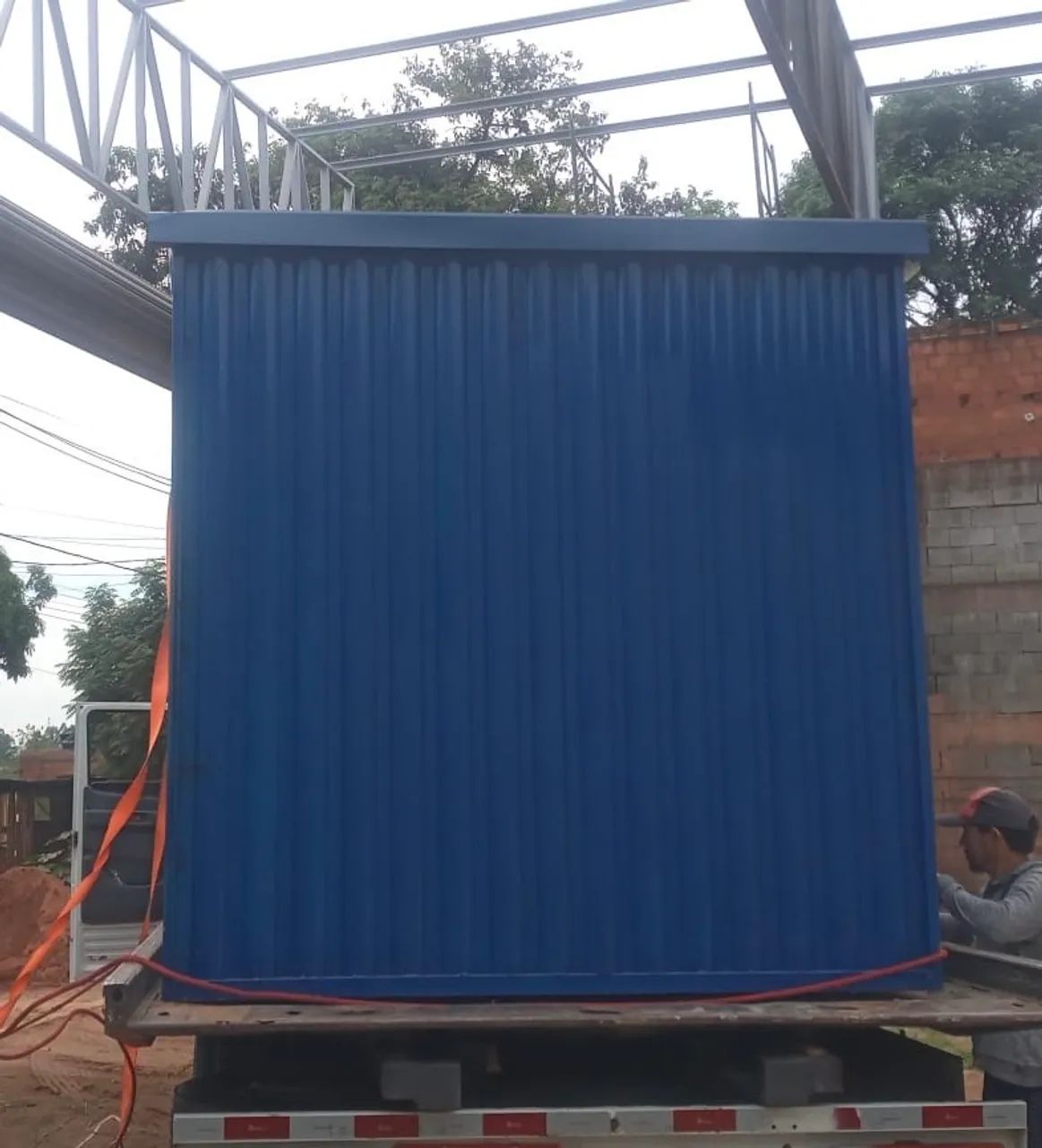 Container 