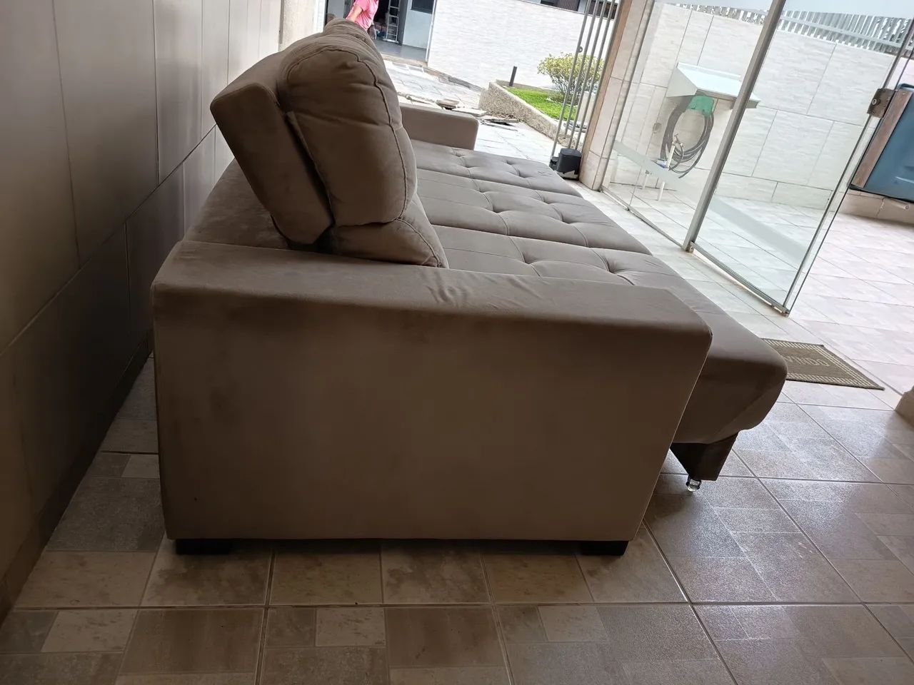 Sofá 3 lugares 2,80m, bege reclinável e extensível. - Foto 3