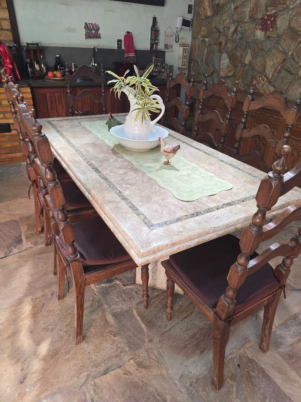Mesa em Mármore com cadeiras em madeira - Foto 3