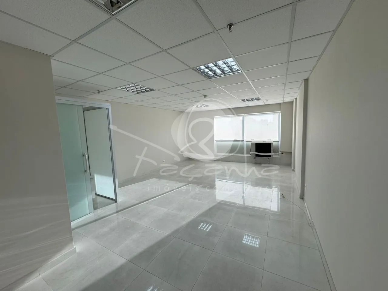 Sala para venda e locação no Ed. Easy Office Centro em Campinas