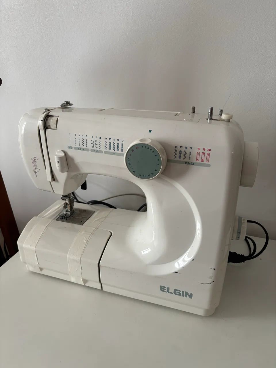 Máquina de costura Elgin - Foto 2