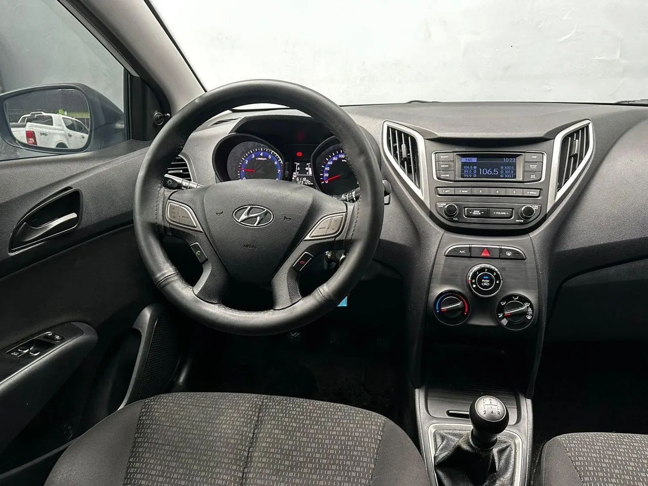 Hyundai HB20 Unique 1.0 Flex 12V Mec. 2019 - Foto 5