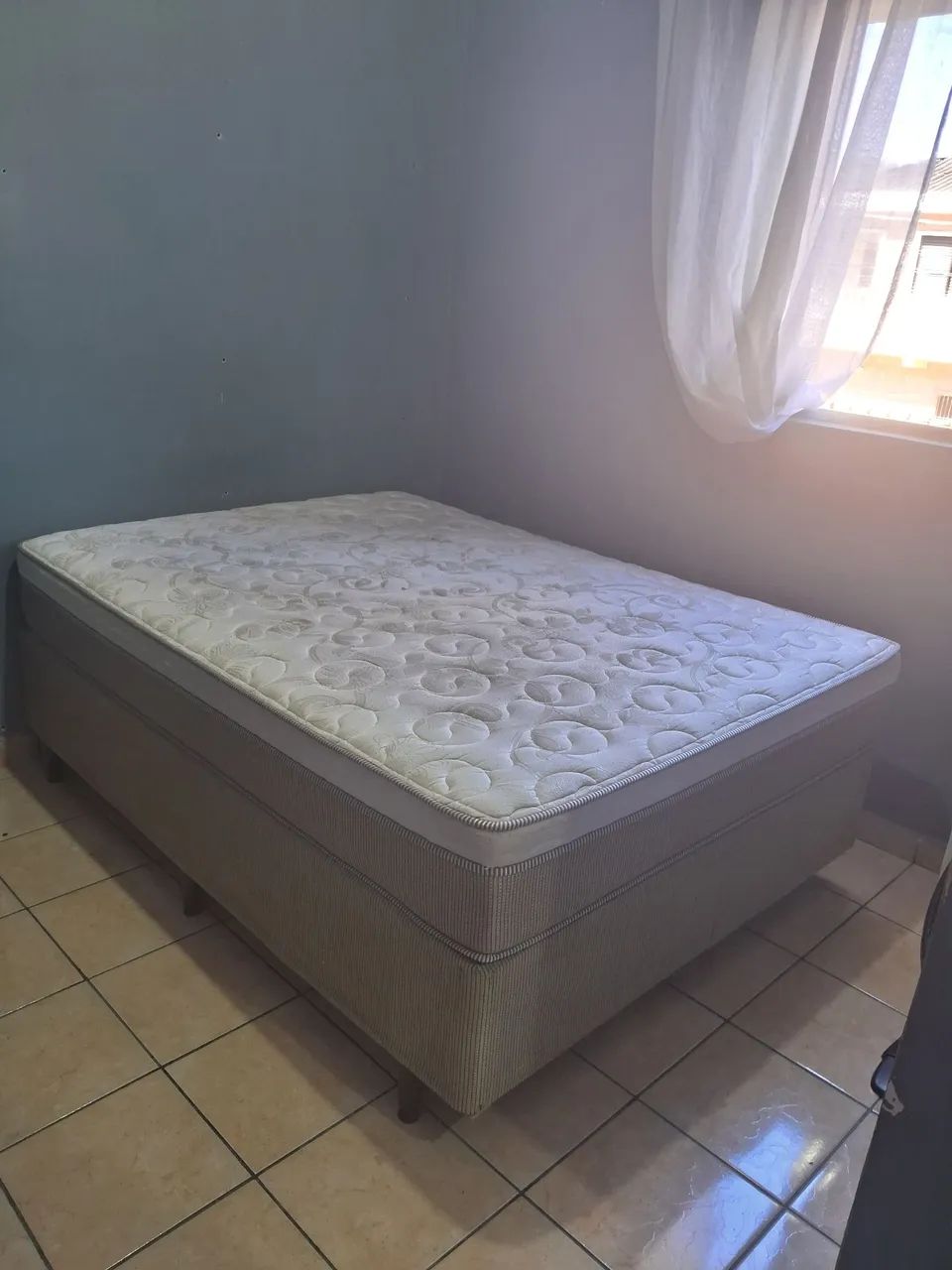 Cama de casal box com colchão 