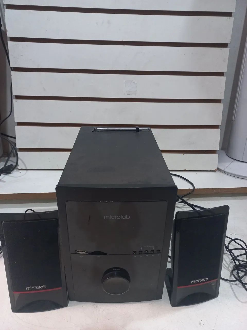 SUBWOOFER MICROLAB M 700 no estado parou  de ligar - Foto 4