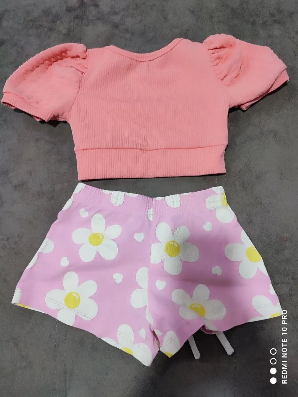 Conjunto de Blusa e short 4 anos  - Foto 3