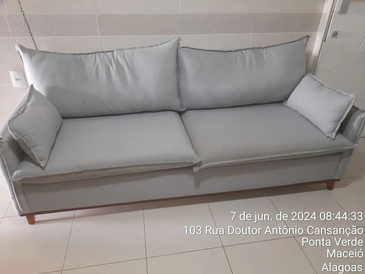 SOFA 03 LUGARES EM LINHO