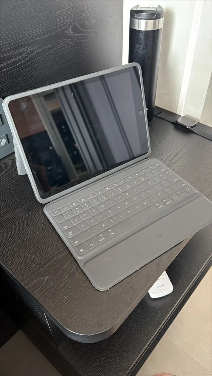 iPad 9 64GB + teclado Logi - Foto 2