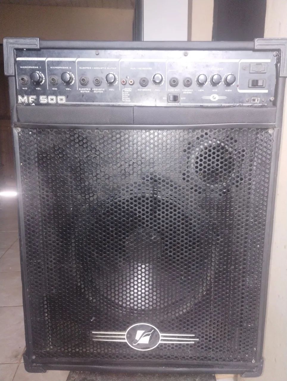 Vendo caixa de som amplificada com ,Bluetooth , e espaço para microfone com fio, - Foto 2