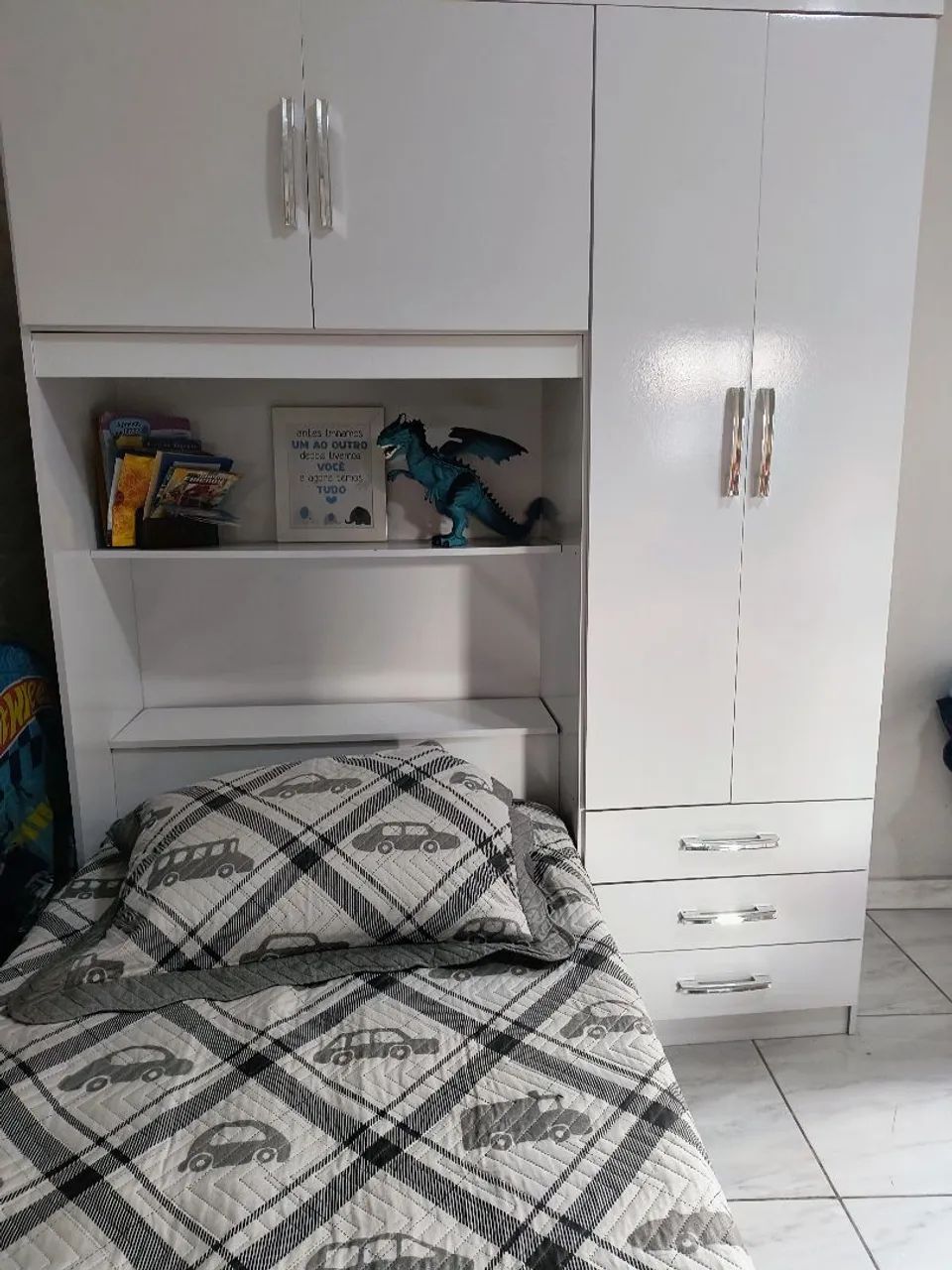 Guarda-roupa solteiro branco 