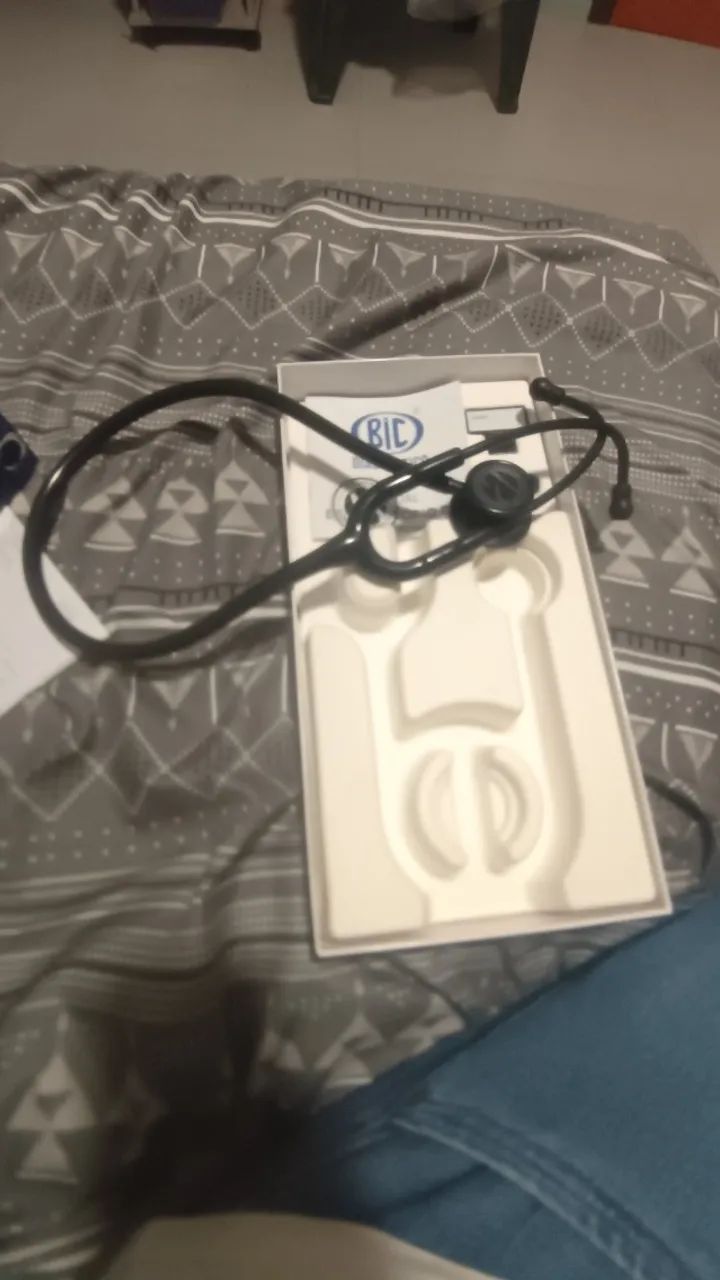 Vendo estetoscópio bic