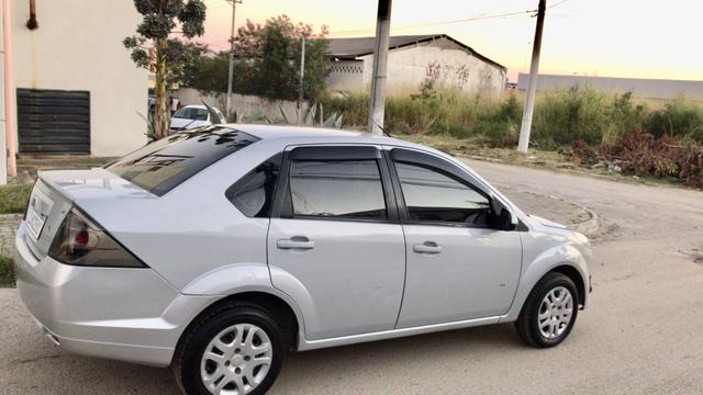 Fiesta Sedan 1.6 - 2014 _ 2.500 de entrada _ Completo _ 62 km - Foto 5