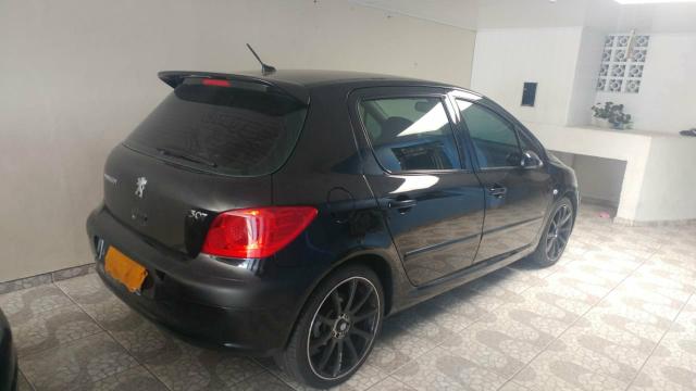 Peugeot - Foto 2