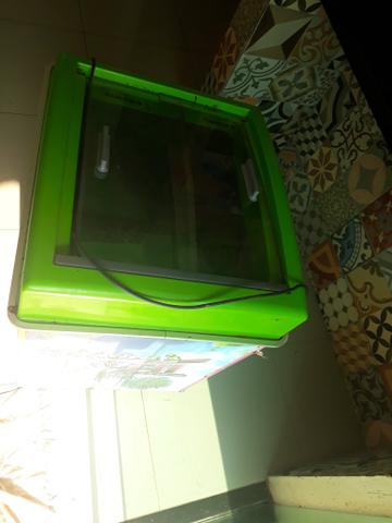 Vendo frizer pequeno bom estado serve para picolé açaí - Foto 2