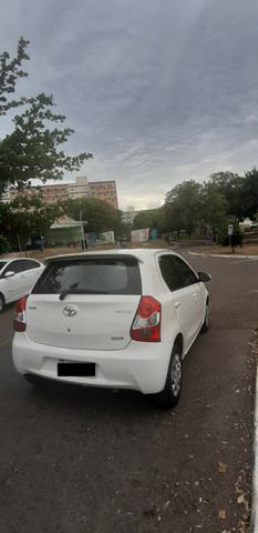 Toyota Etios 1.5 XS Hatch 2013/2014 Branco - Foto 4