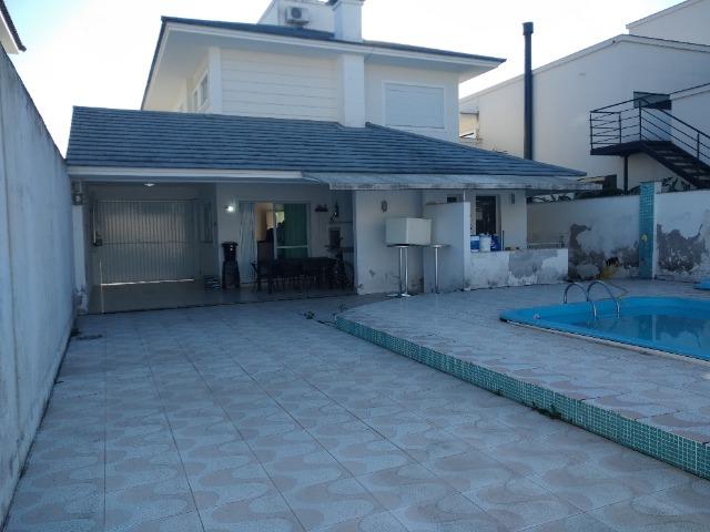 Excelente casa de dois pisos com 3 quartos sendo um suíte - Pedra Branca -Palhoça - Foto 8