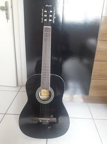 Violão "Barry" quer ser seu companheiro!