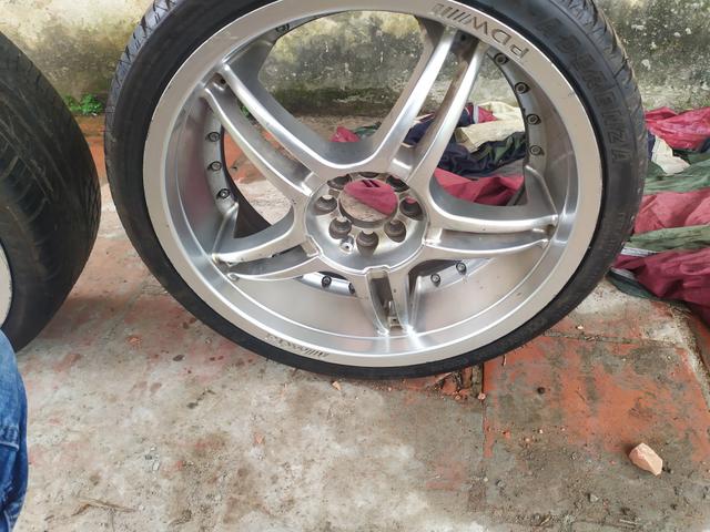Vendo roda 19 com pneus novos - Foto 4