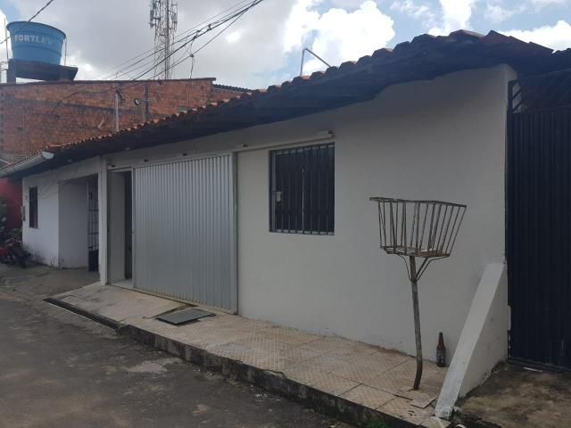 Vende- se uma Casa no Recanto Fialho, aceito carro no negócio
