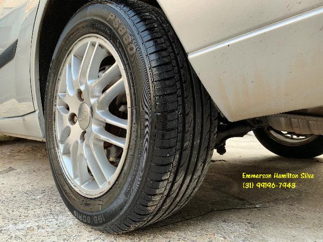 Focus Sedan Ghia 2.0 16V Flex - Foto 15