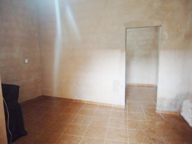 Ótimo preço casa só faltando pintura próxima da principal 300 metros do trem bom - Foto 2
