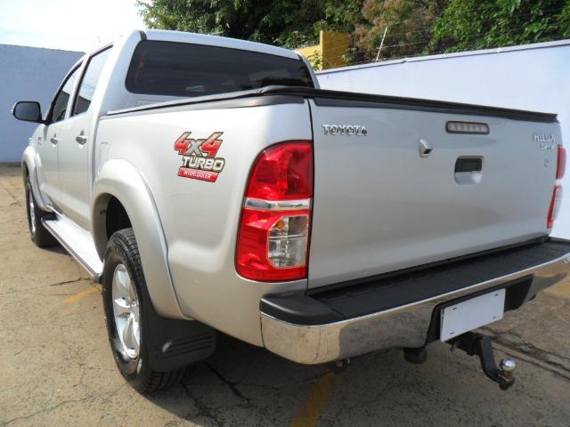 Toyota Hilux CD Srv D4-D 5 marchas 4x4 3.0 Tdi Diesel Aut - Foto 7