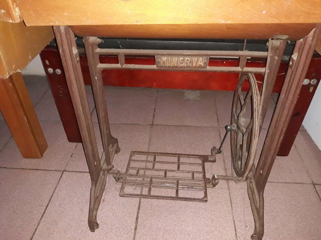 Máquina de costura antiga - Foto 2