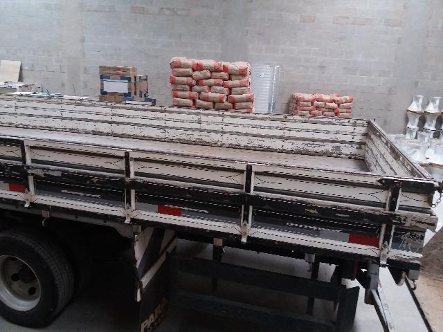 Carroceria de madeira para caminhao 3/4 6,20 x 2,20 metros - muito conservada - Foto 5
