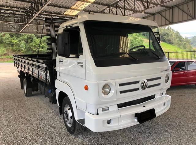 CAMINHÃO VW 10.160 2014  PARCELO 