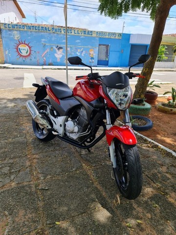 HONDA CB 300, ANO 2012, REVISADA E PNEUS BONS