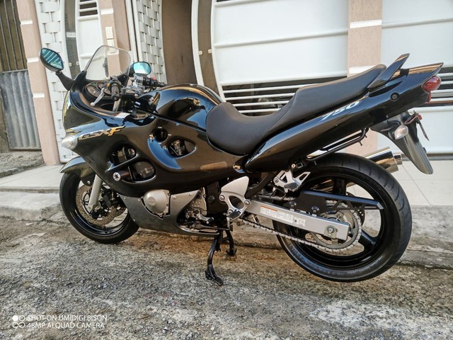 SUZUKI GSX750F
