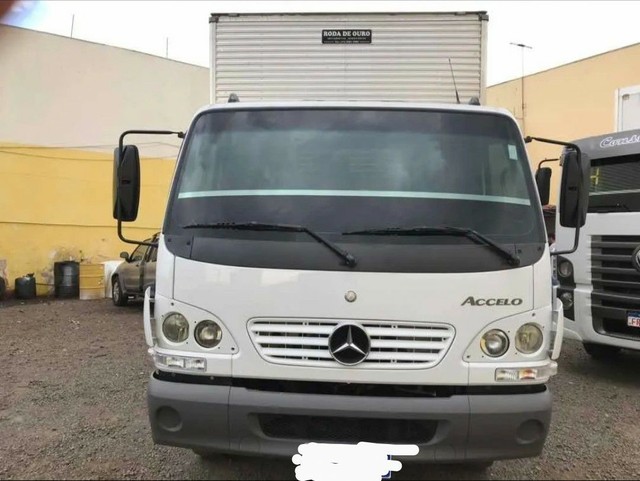 L1 MERCEDES ACCELO 915 2011