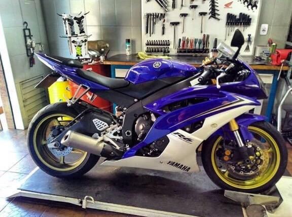 YAMAHA R6 IMPECÁVEL ANO 2010, ACEITO ALGO DE MEU INTERESSE
